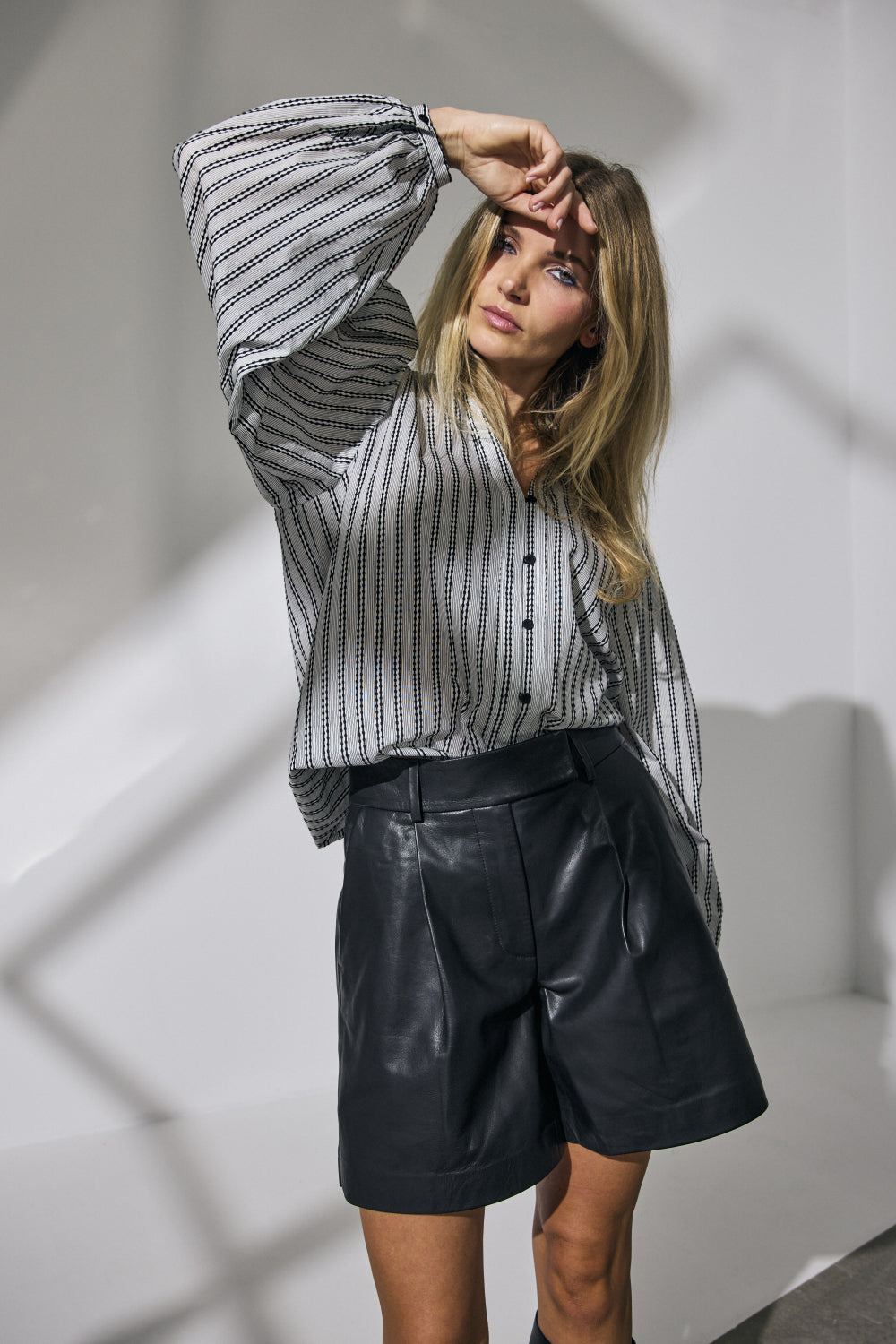 PHOEBE LÄDER SHORTS