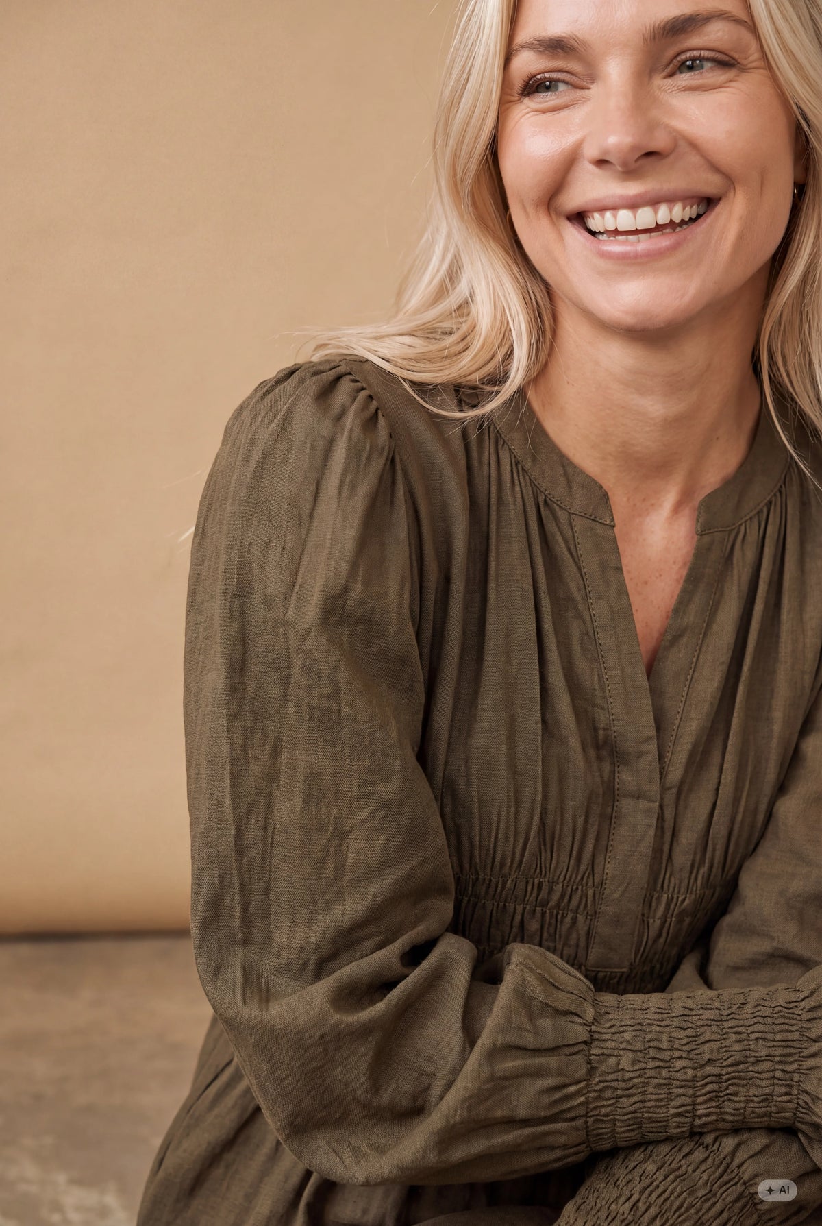ANE V-NECK KLÄNNING ISAY