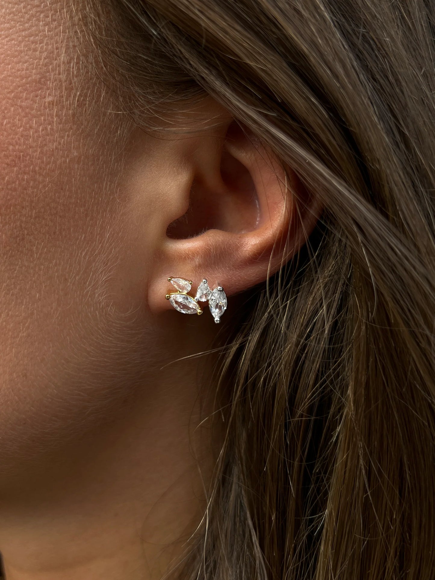 LUXE ZIRCONIA STUDS SILVER