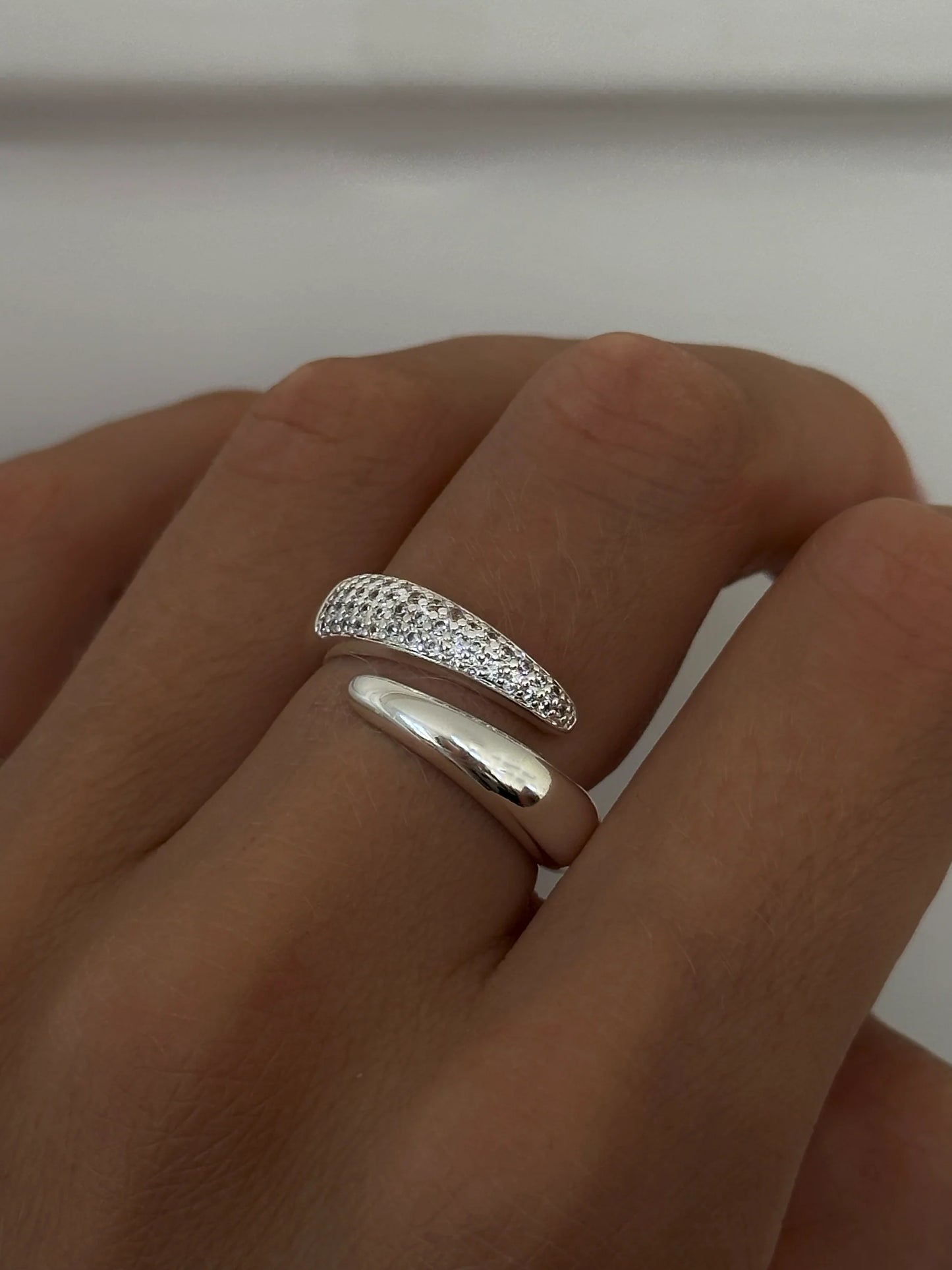 ADJUSTABLE DUO ZIRCONIA RING SILVER