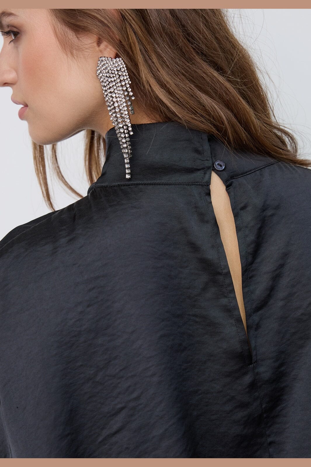 IDUN CAPE BLUS CO COUTURE