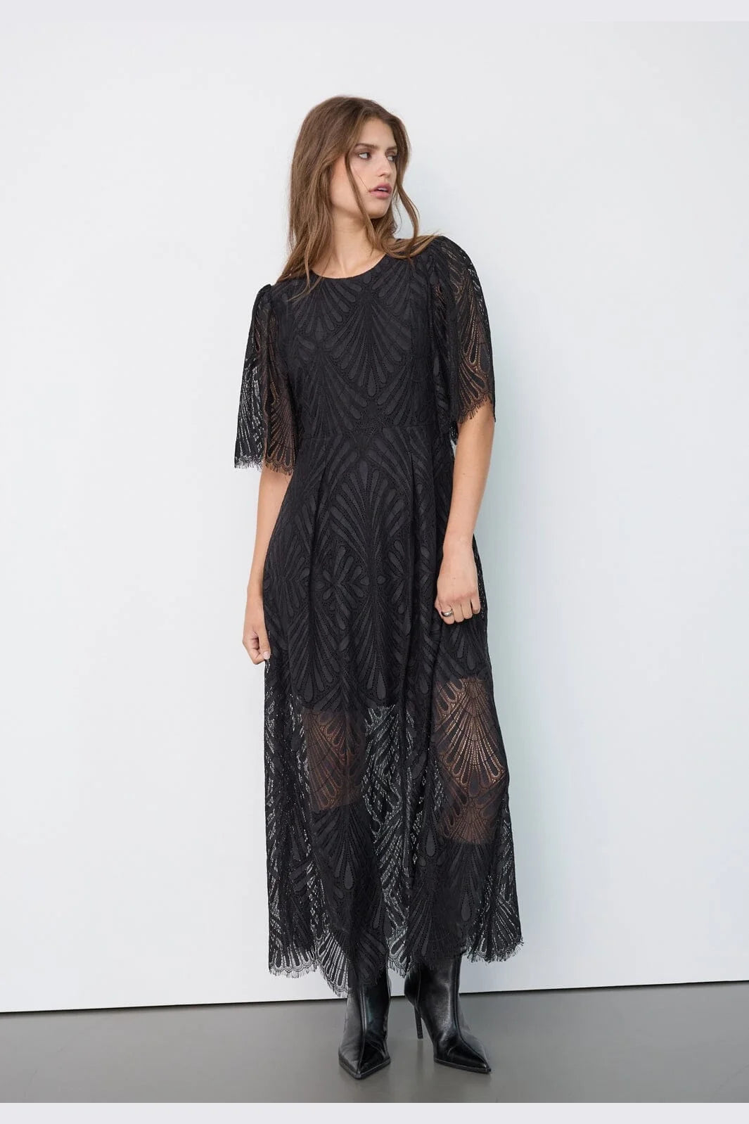 LETI KLÄNNING CO COUTURE