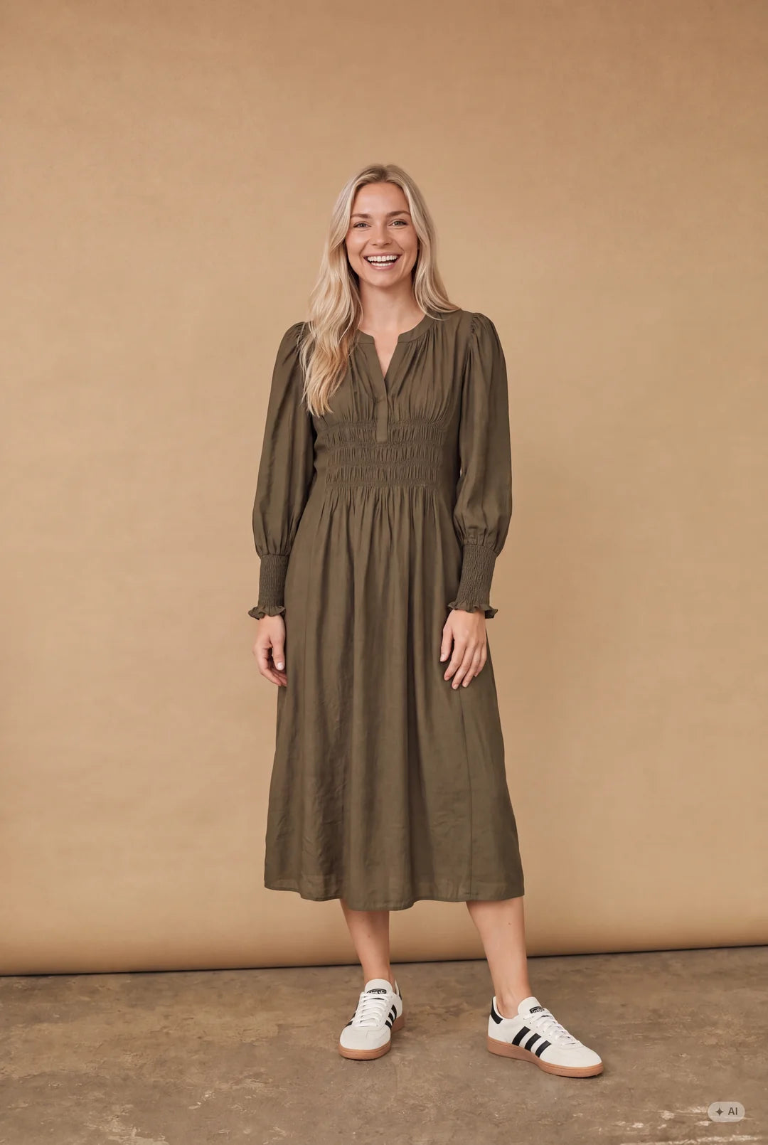 ANE V-NECK KLÄNNING ISAY