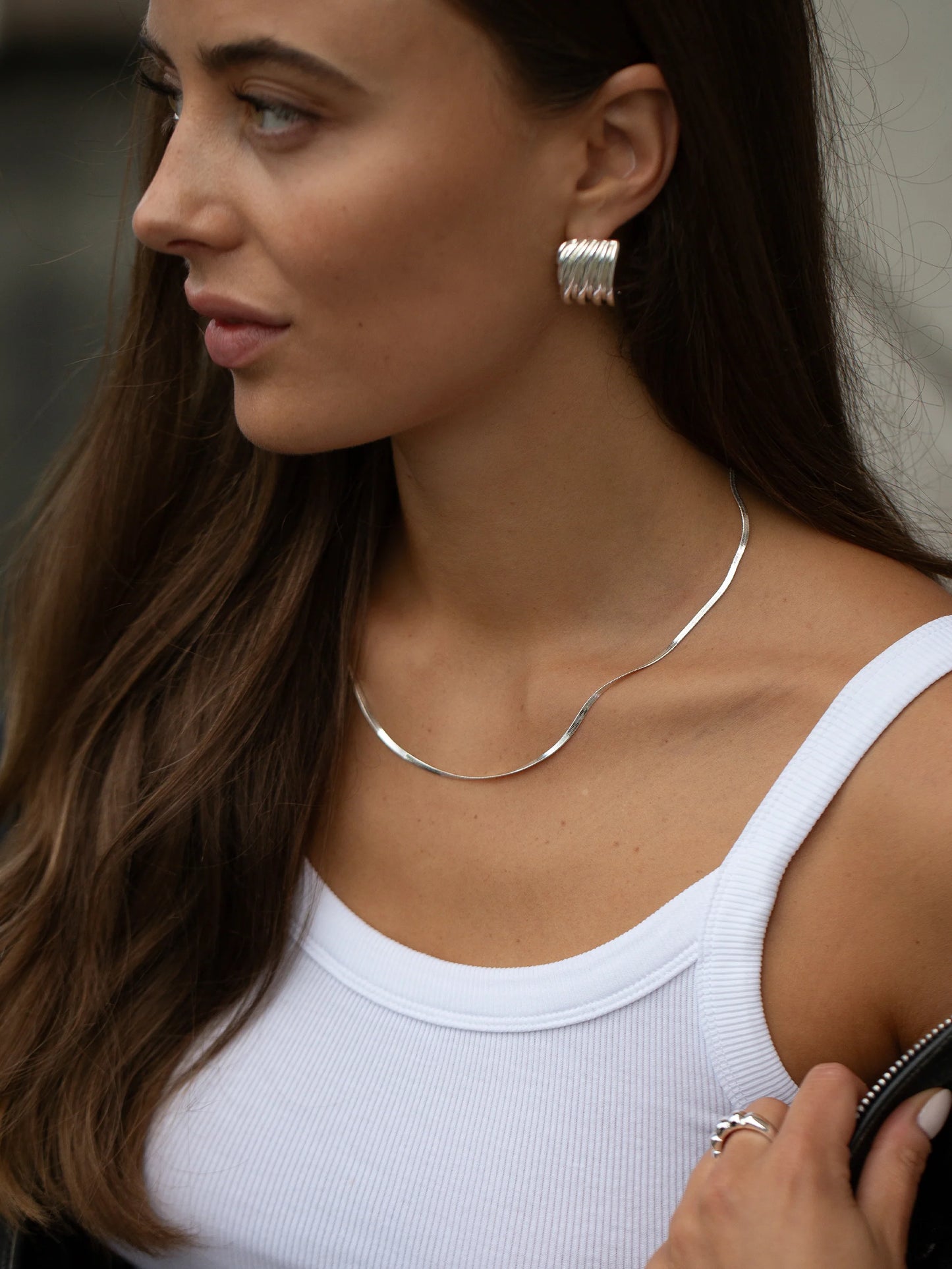 THIN SHAKE CHAIN NECKLACE SILVER
