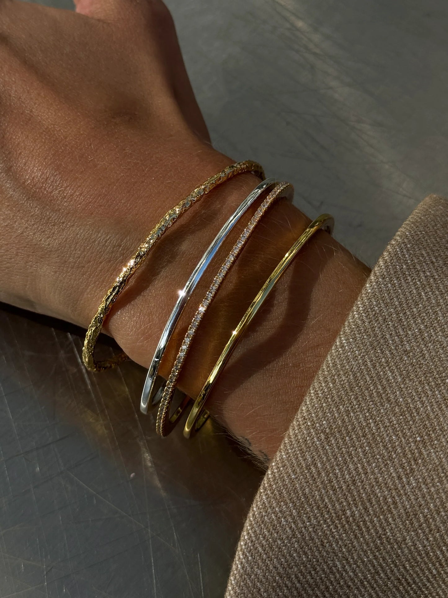 THIN BANGLE BRACELET GULD