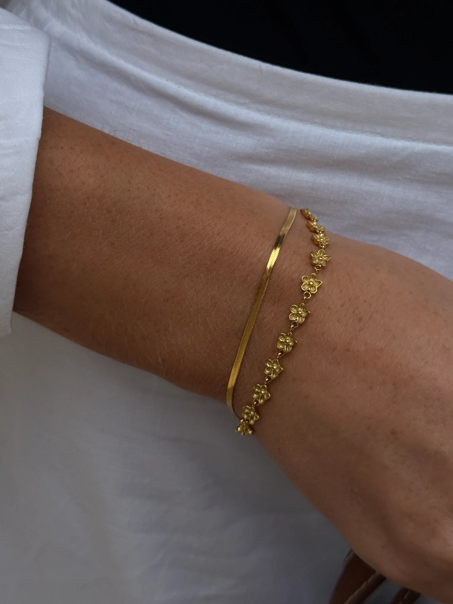 THIN SNAKE CHAIN BRACELET GULD