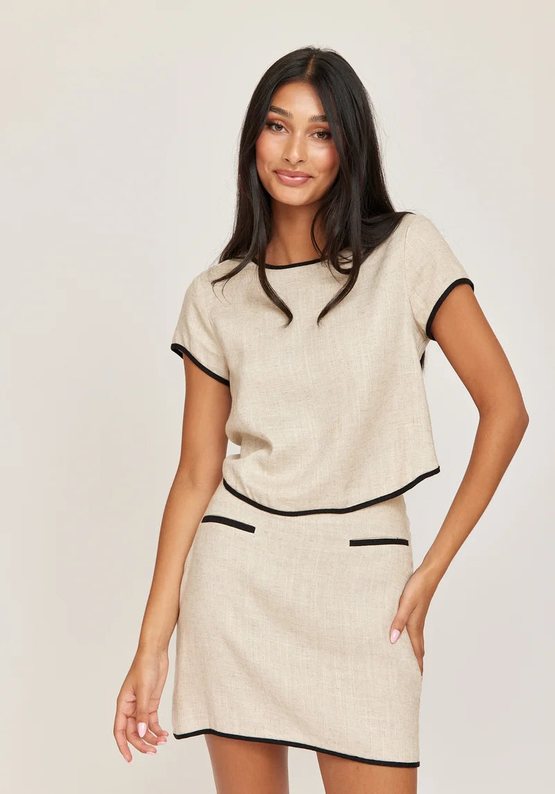 AMANDA LINE TOP