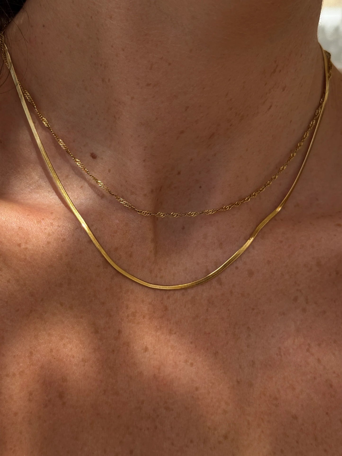 THIN SNAKE CHAIN NECKLACE